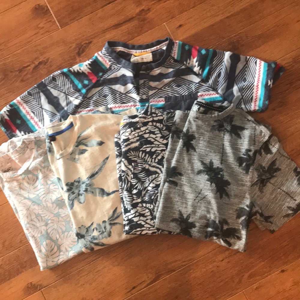 Bundle of tees!!